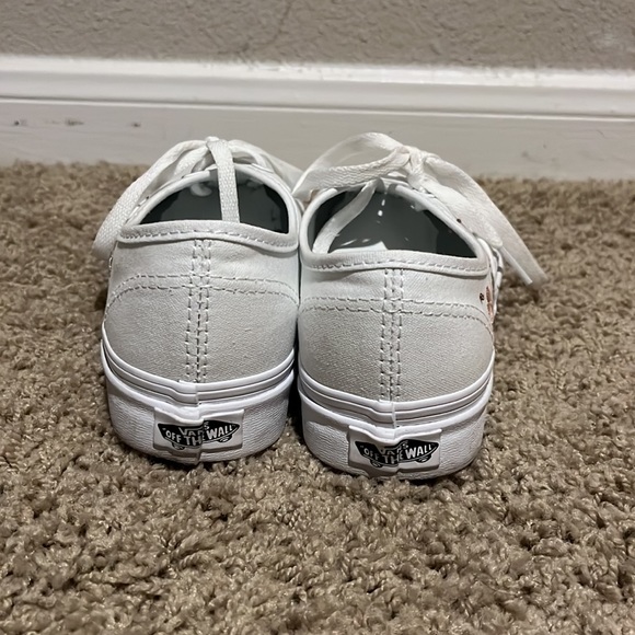 L initial vans - Picture 4 of 6